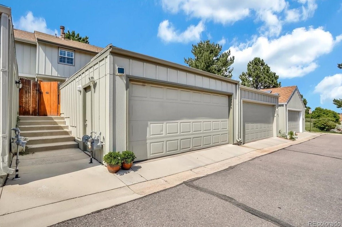 7365 Knolls Way, Littleton CO 80122-1750 exterior