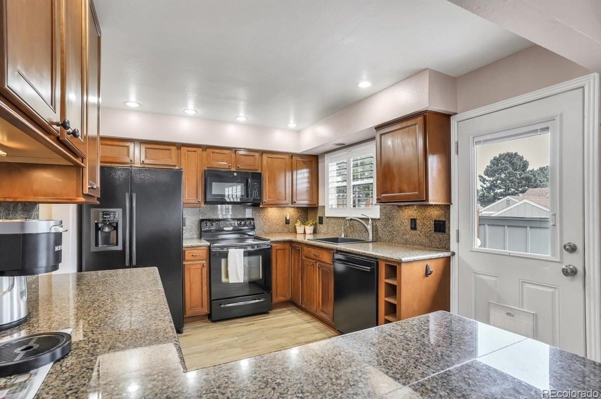 7365 Knolls Way, Littleton CO 80122-1750 exterior