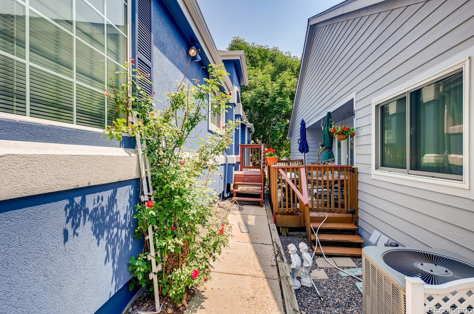 10722 Dumbarton Cir, Littleton, CO 80127-1377