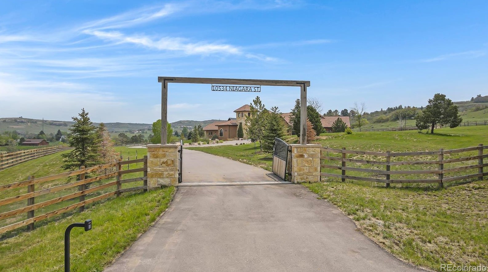 10534 Niagara St, Littleton CO  80124-9402 exterior