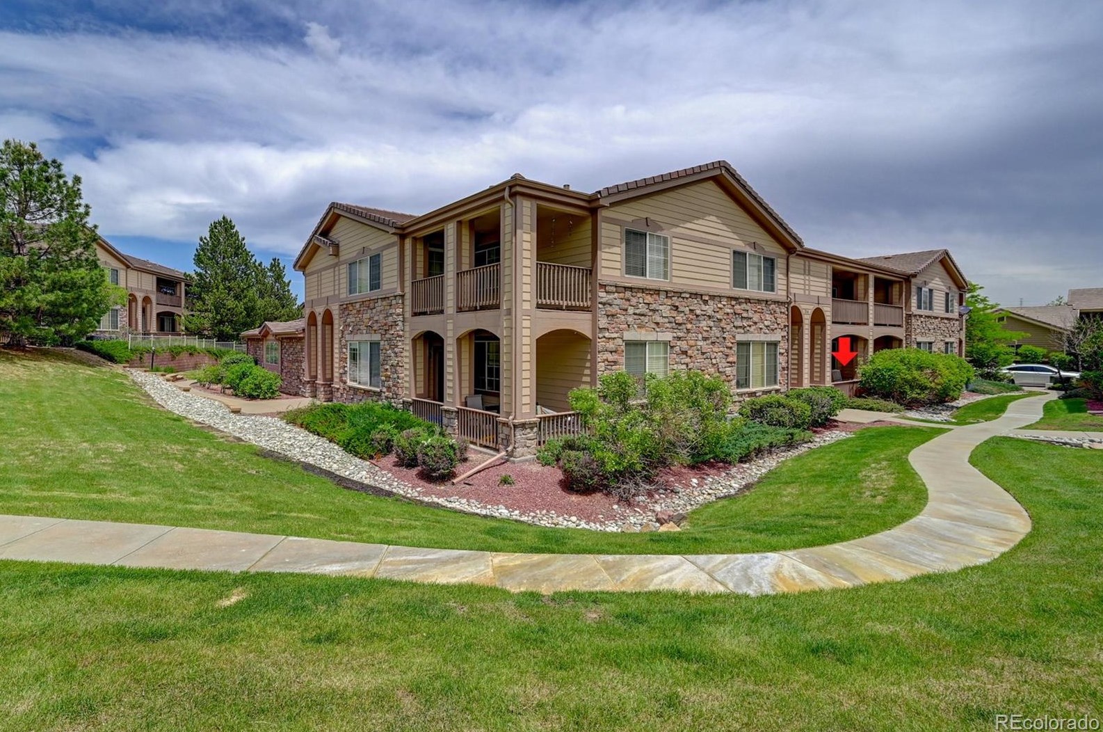 22940 Roxbury Dr, Aurora, CO 80016-4057