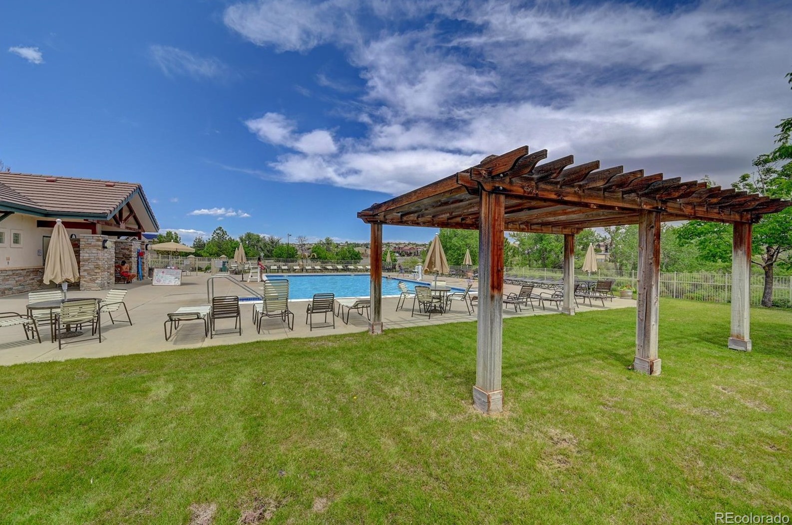 22940 Roxbury Dr, Denver CO 80016-4057 exterior