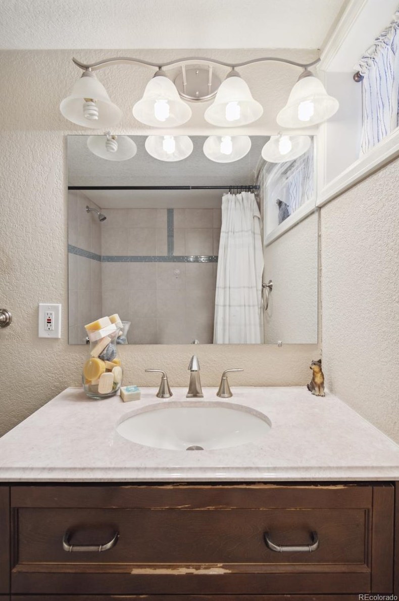 7373 Vance St, Littleton CO  80128-4829 exterior