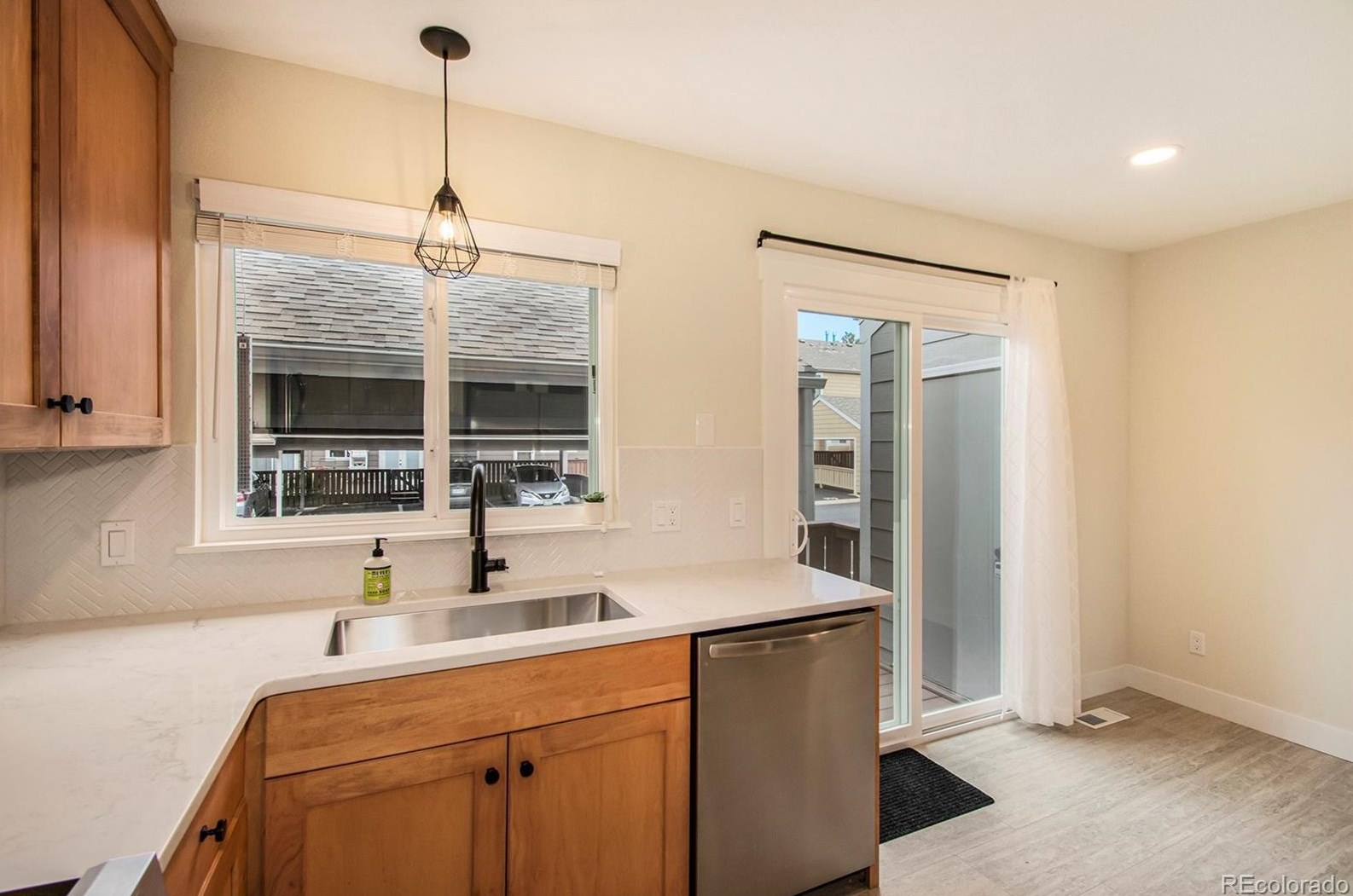 938 Summer Dr, Littleton CO  80126-4801 exterior