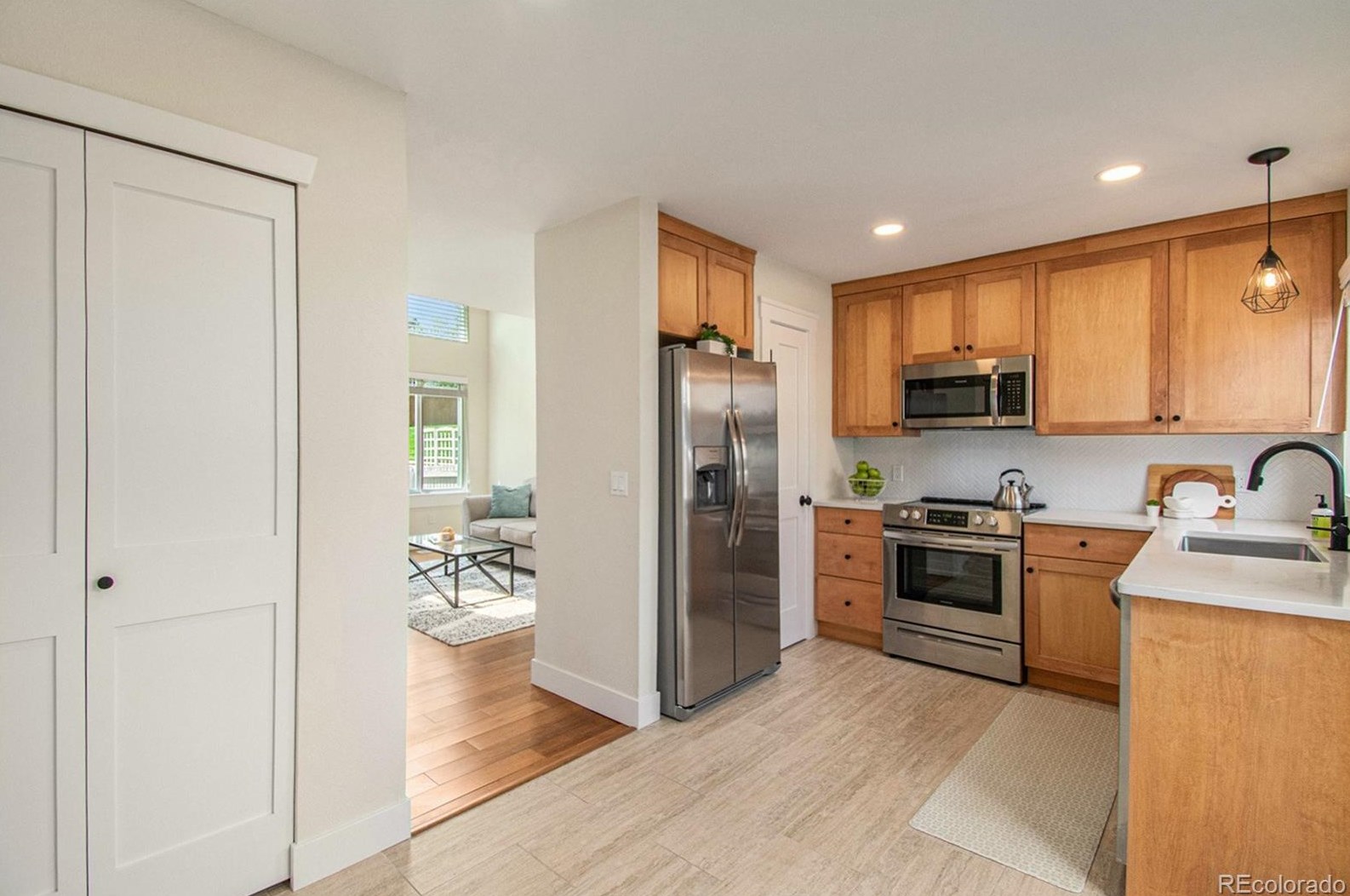 938 Summer Dr, Littleton CO  80126-4801 exterior