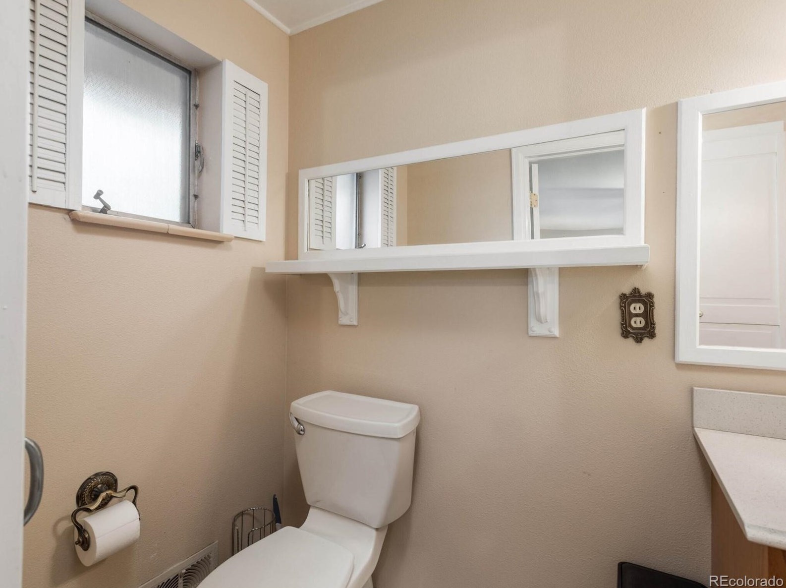 6592 Pearl St, Littleton CO  80121-2342 exterior