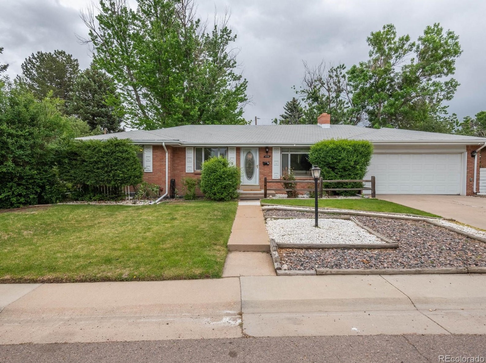 6592 Pearl St, Littleton CO  80121-2342 exterior