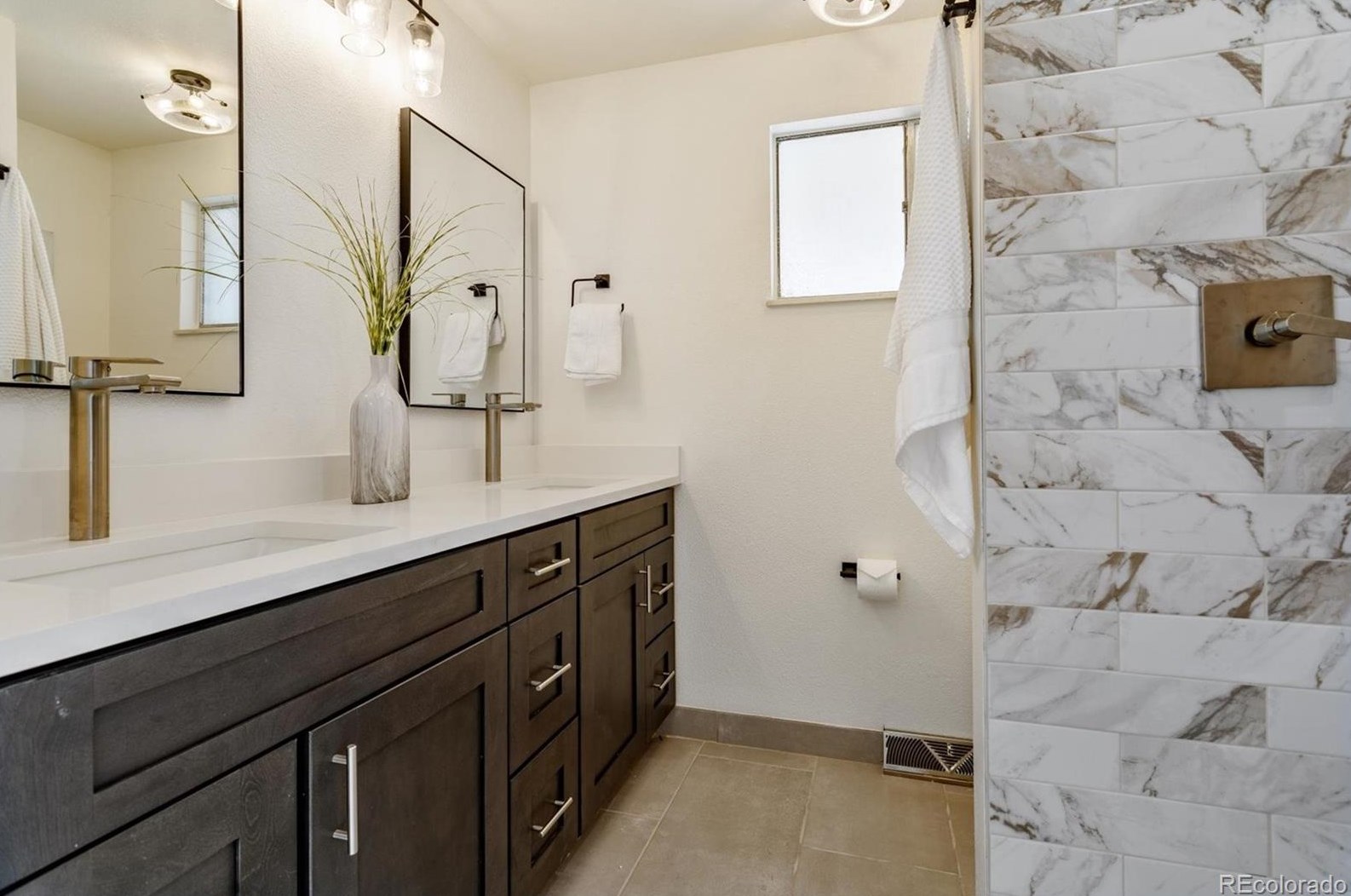 6719 Roxbury Dr, Littleton CO 80128-4599 exterior