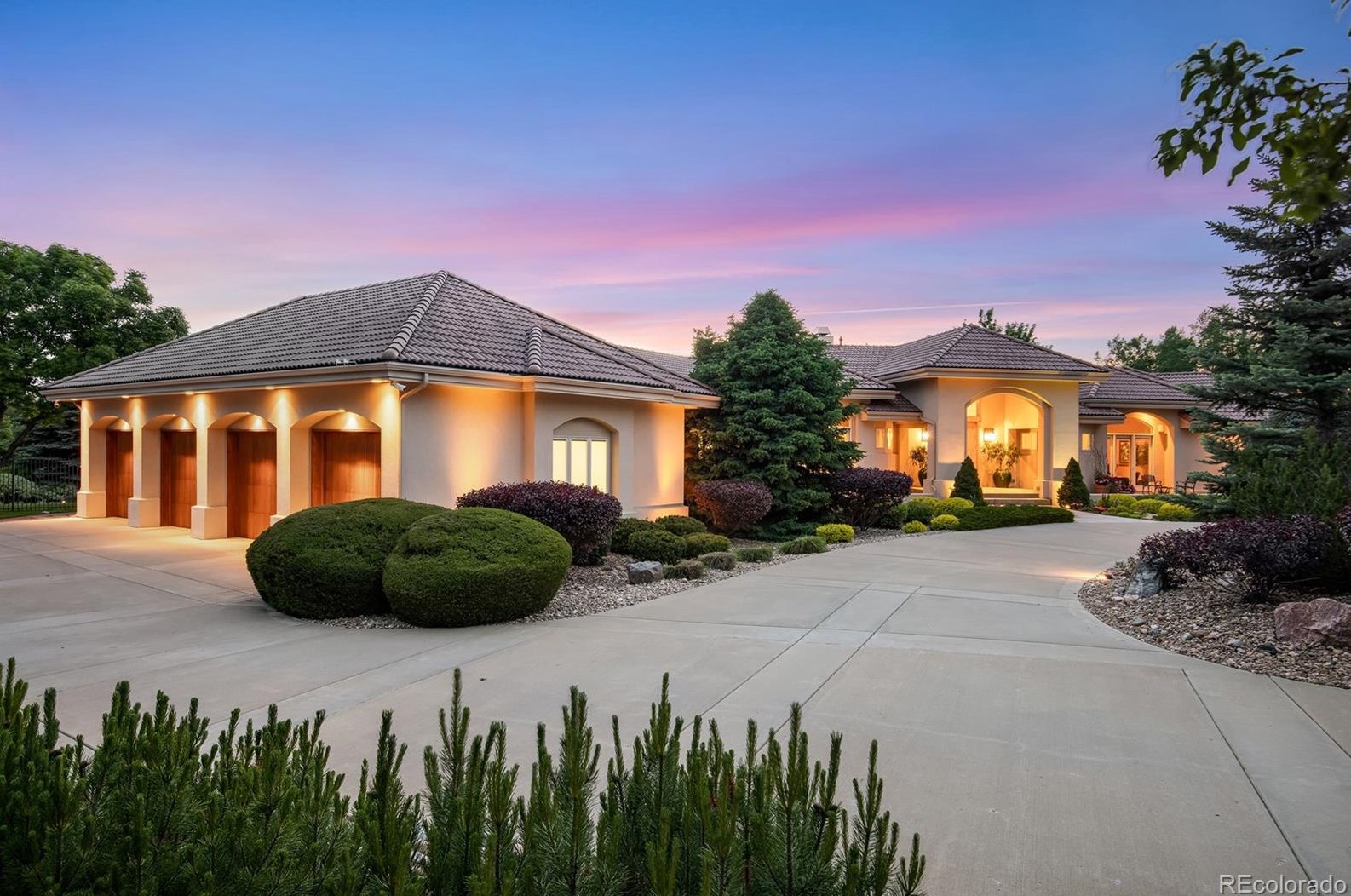 5385 S Newport St, Englewood, CO 80111