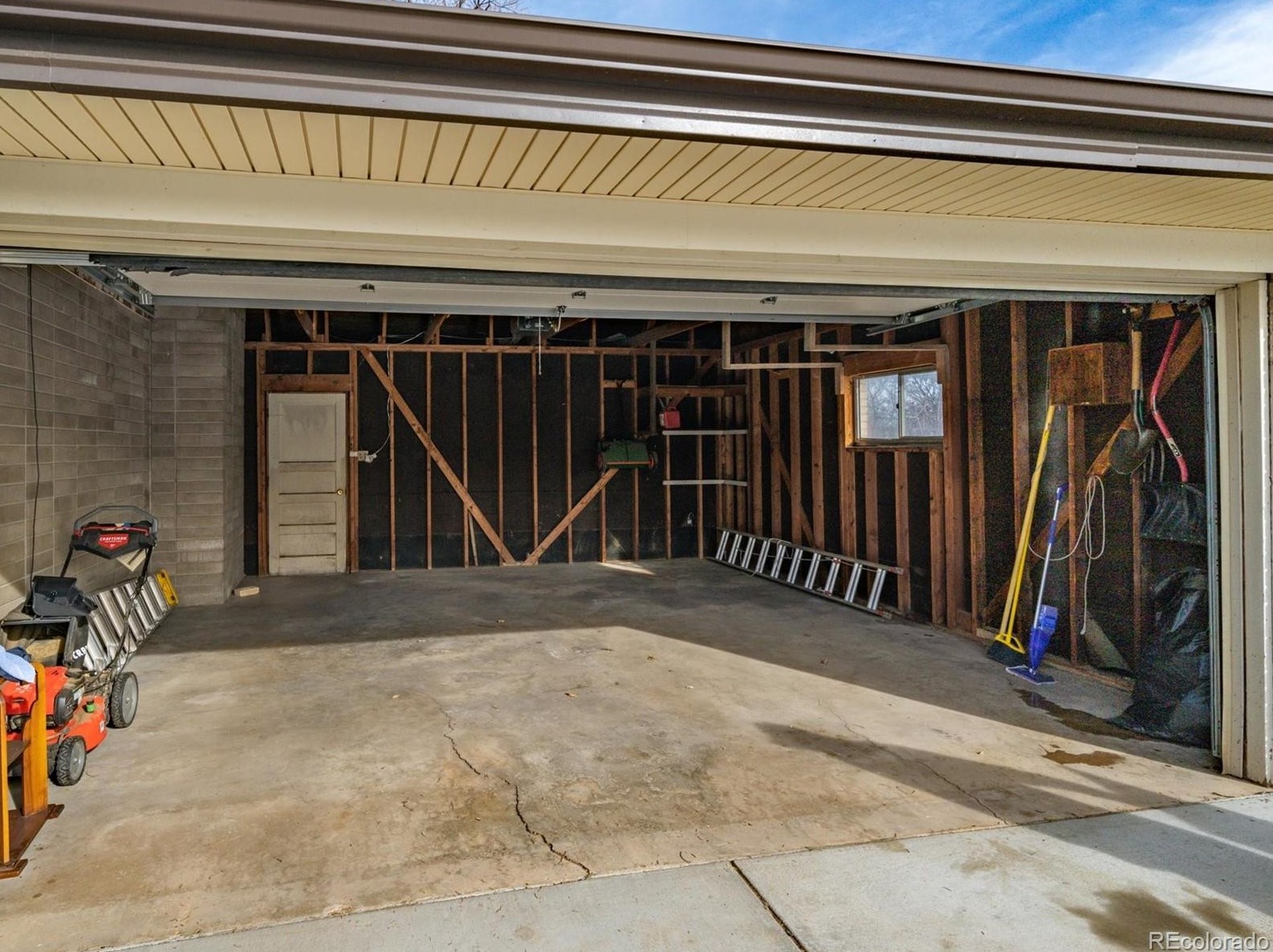 5220 Meade St, Littleton CO 80123-1744 exterior