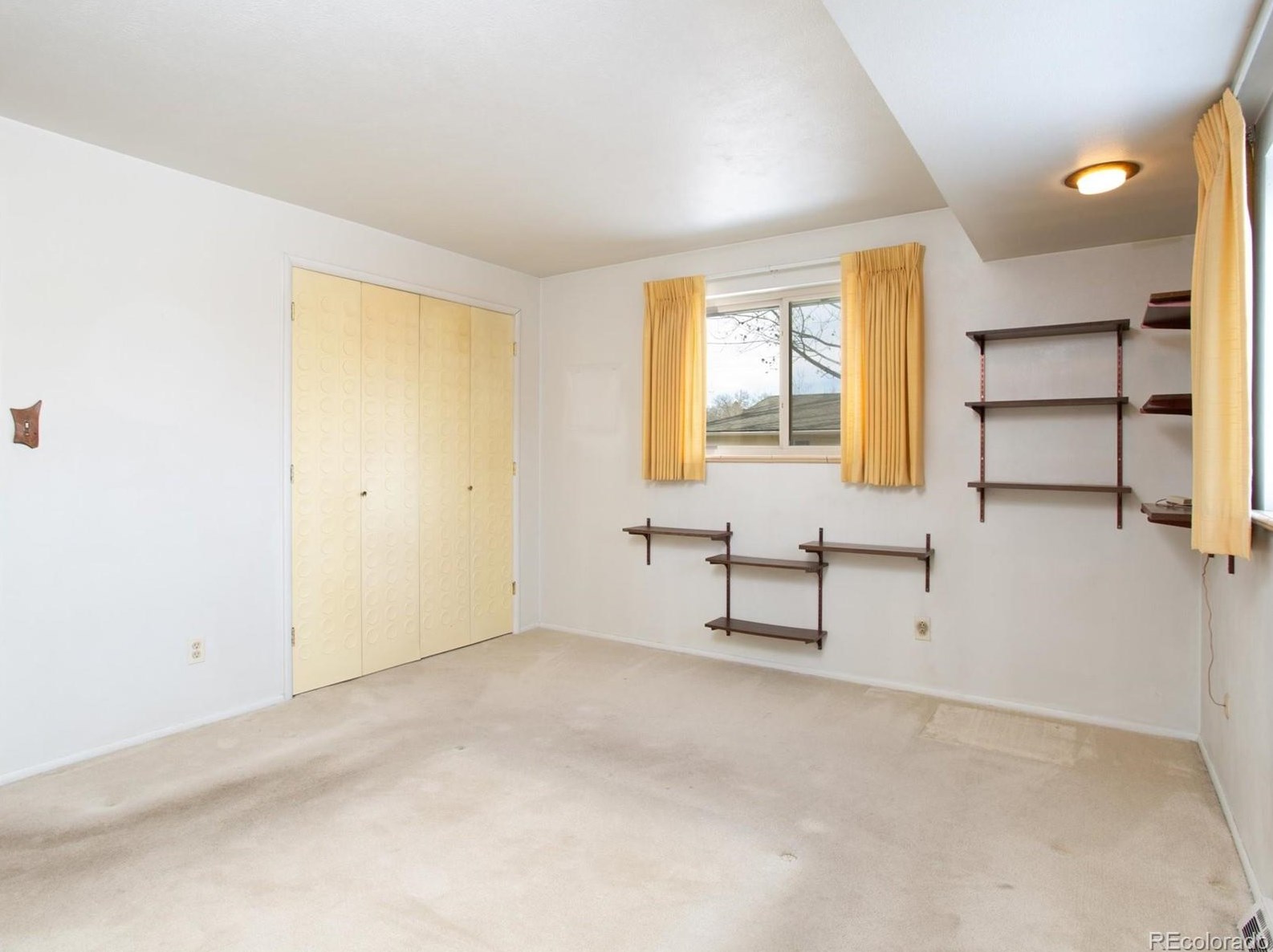 5220 Meade St, Littleton CO 80123-1744 exterior