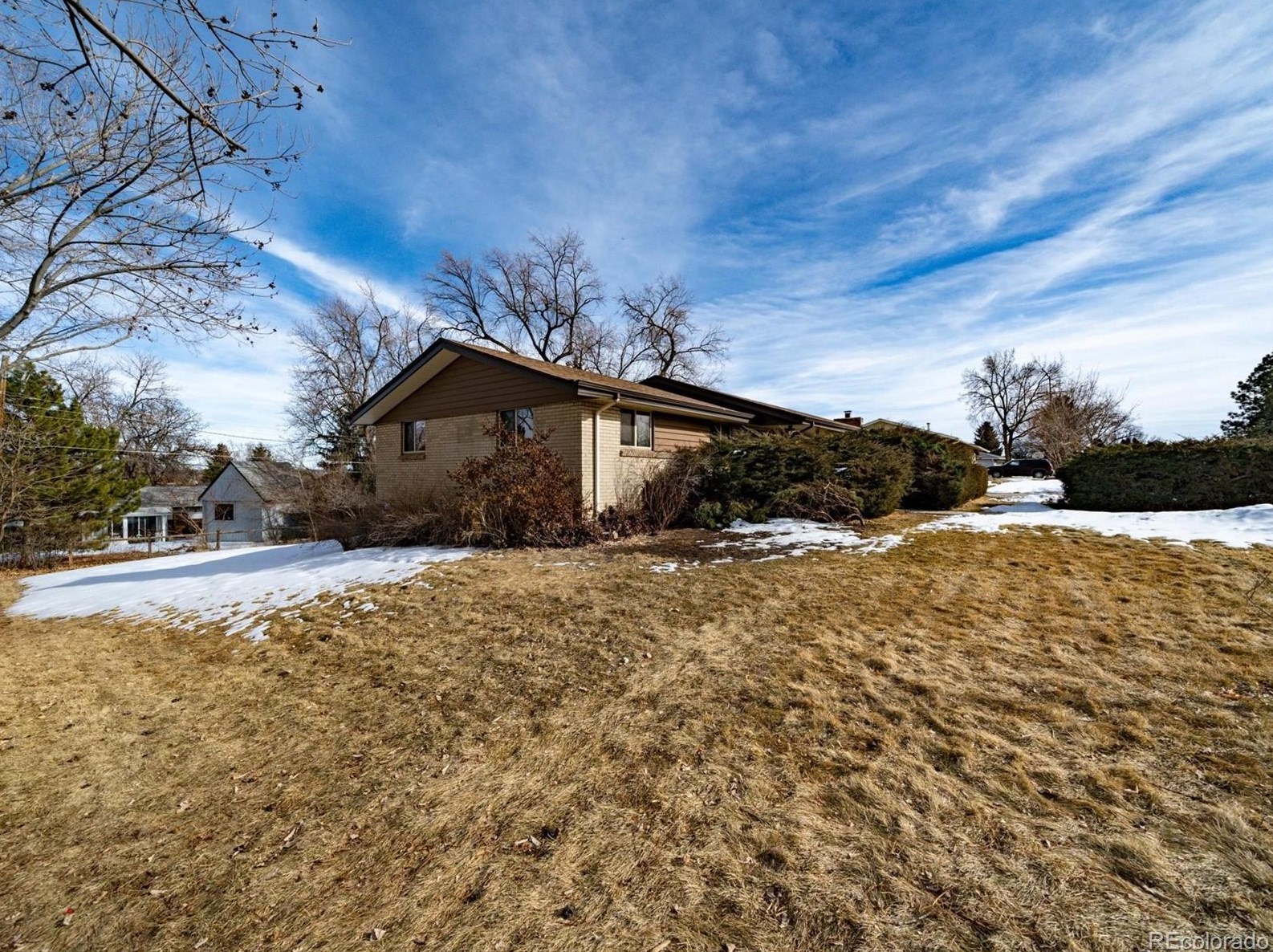 5220 Meade St, Littleton CO 80123-1744 exterior