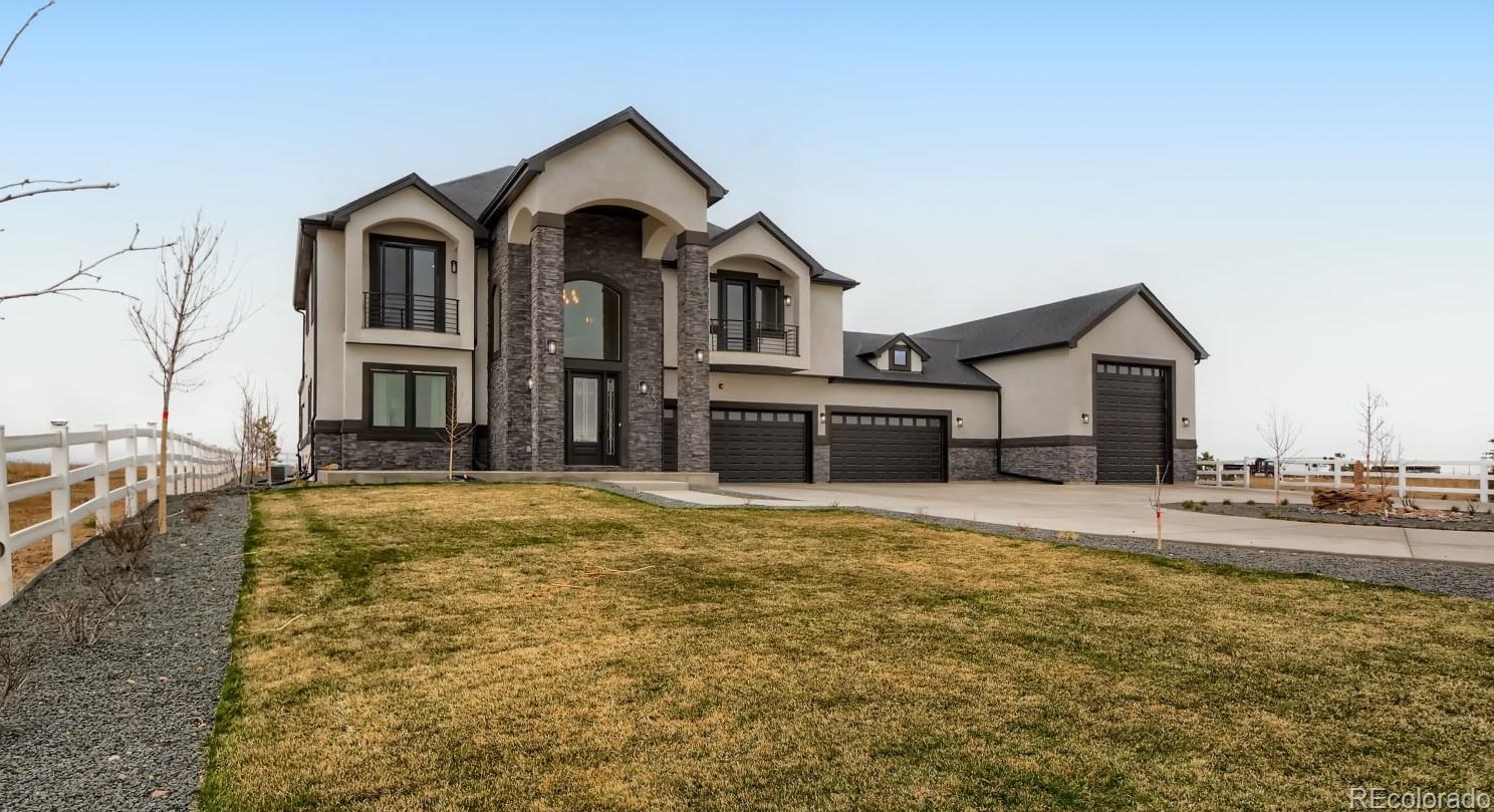 48840 80th Ave, Bennett, CO 80102-9300