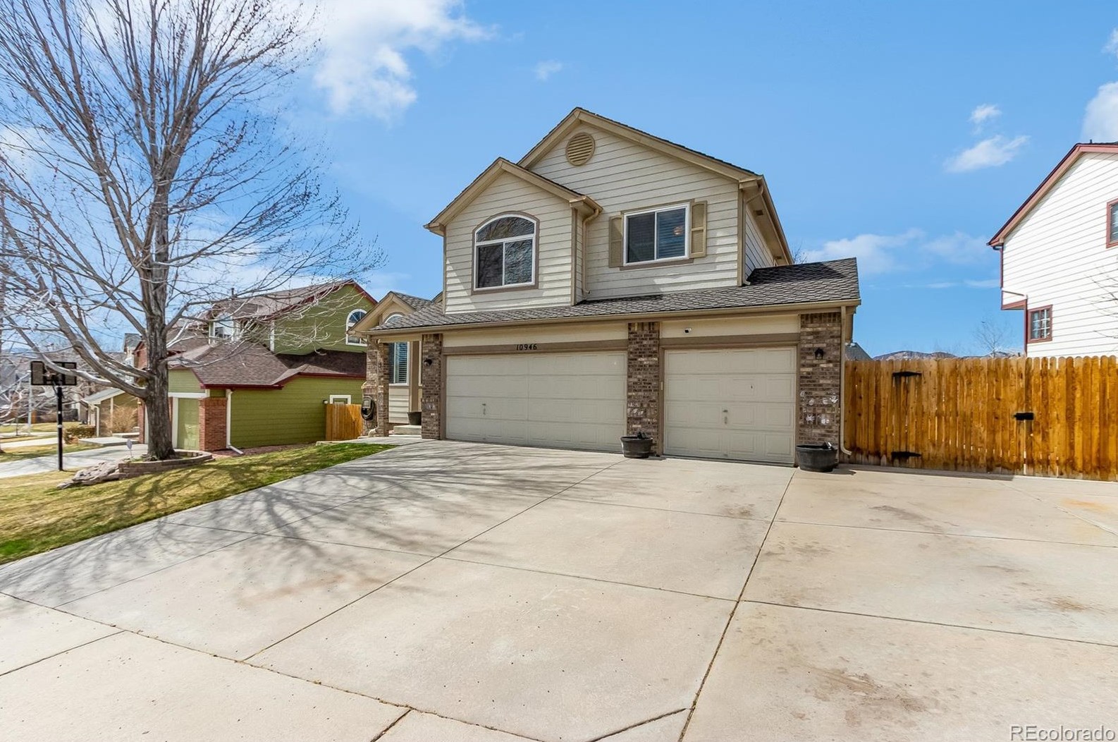 10946 Dumbarton Cir, Littleton, CO 80127-1260