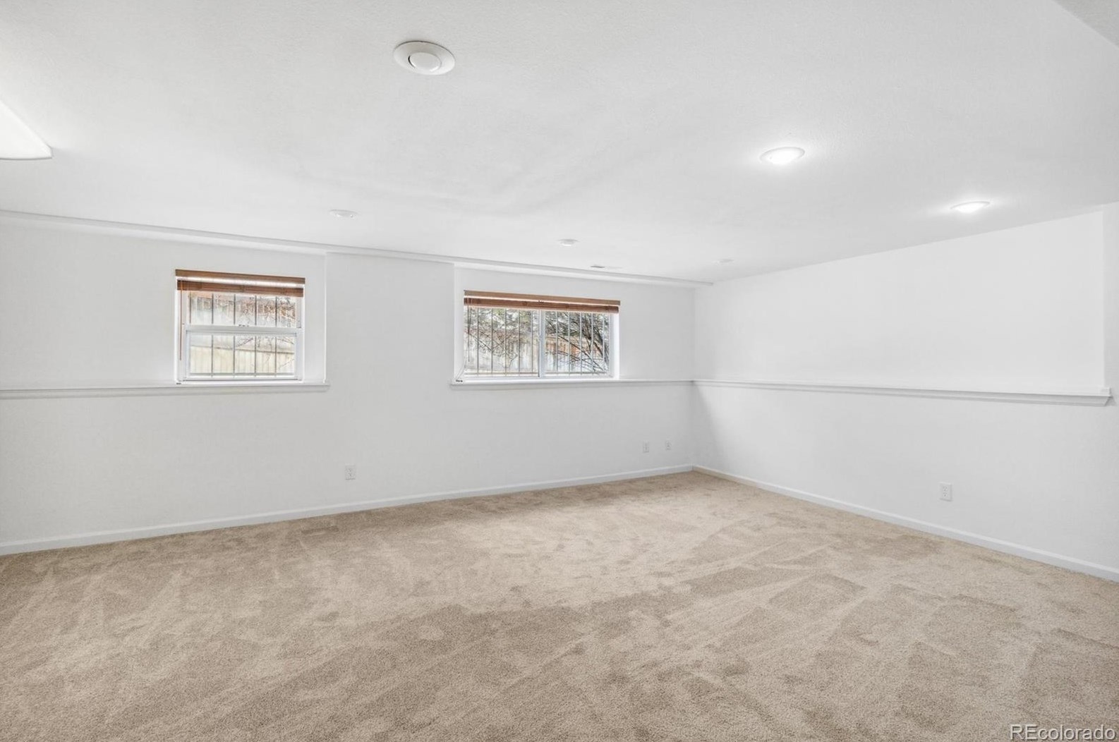 9569 Brentford Dr, Littleton CO 80130-3785 exterior