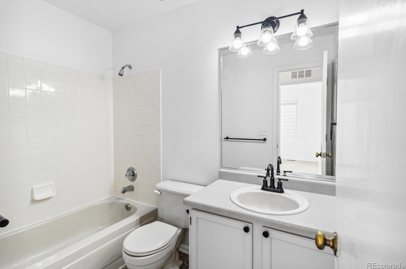 9569 Brentford Dr, Littleton CO 80130-3785 exterior