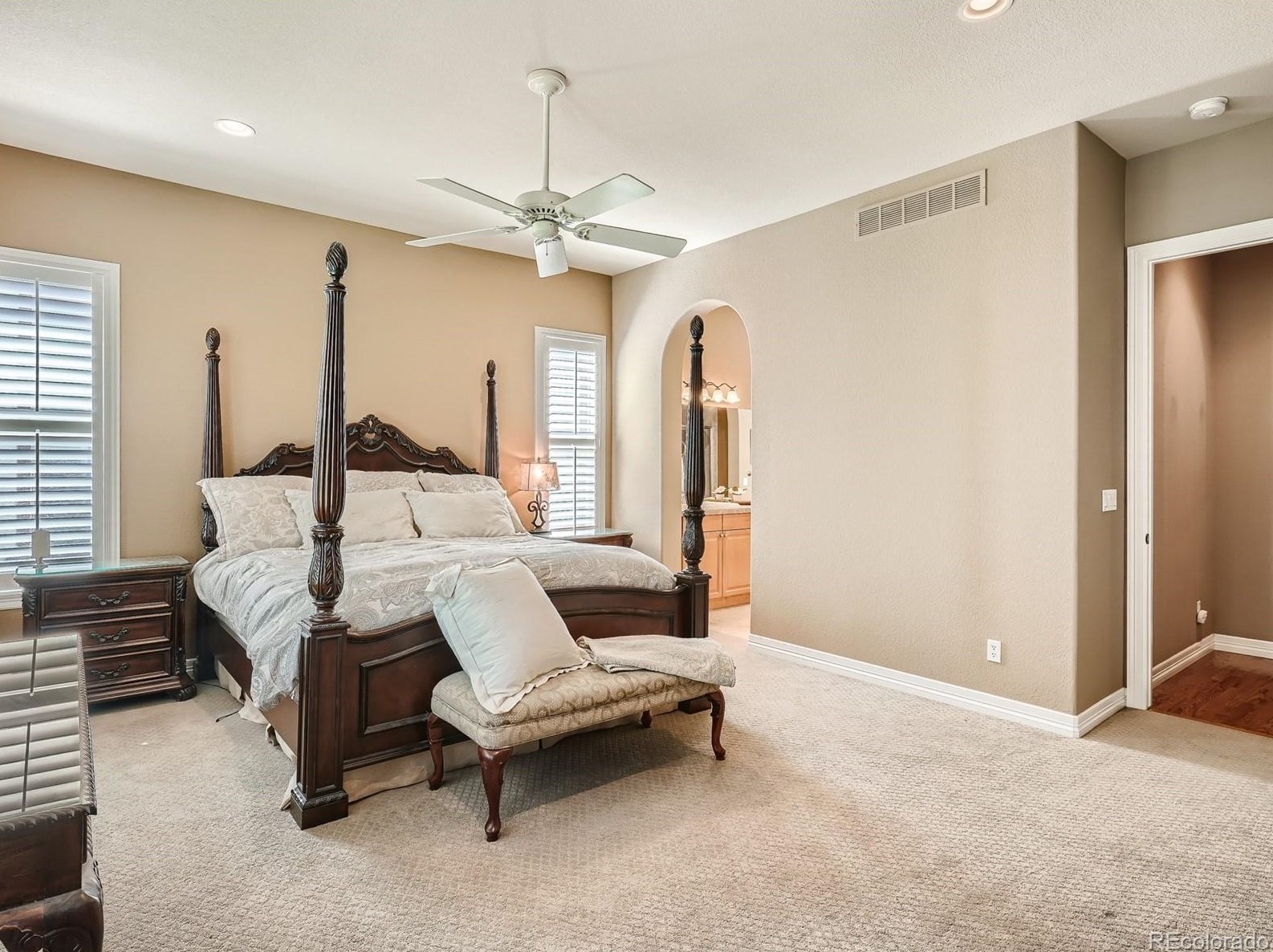 9670 Sunset Hill Dr, Littleton CO 80124-6719 exterior