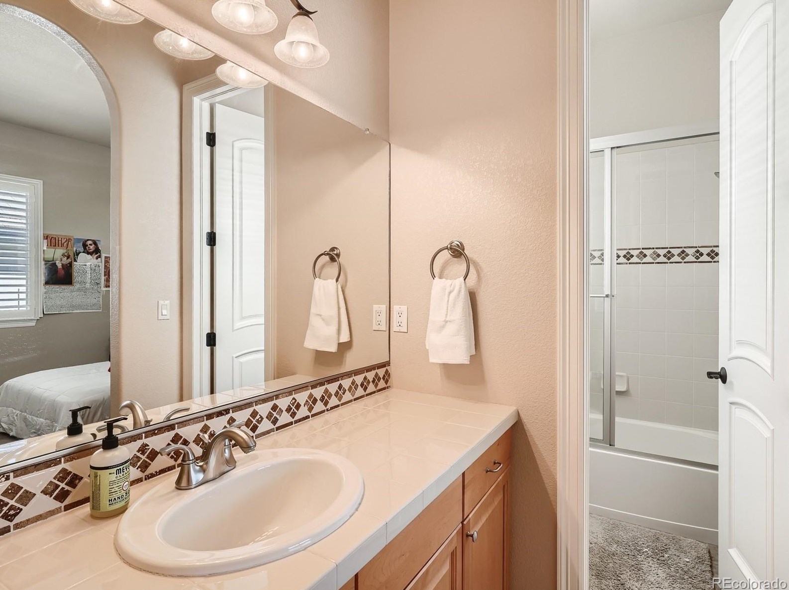 9670 Sunset Hill Dr, Littleton CO 80124-6719 exterior