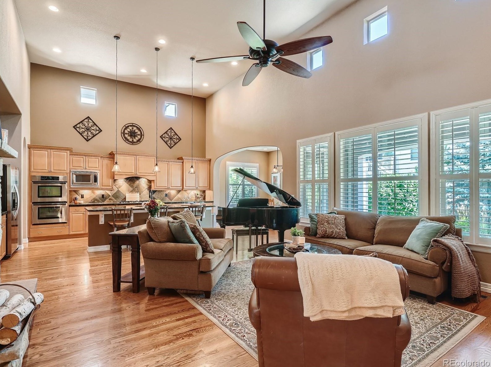 9670 Sunset Hill Dr, Littleton CO 80124-6719 exterior