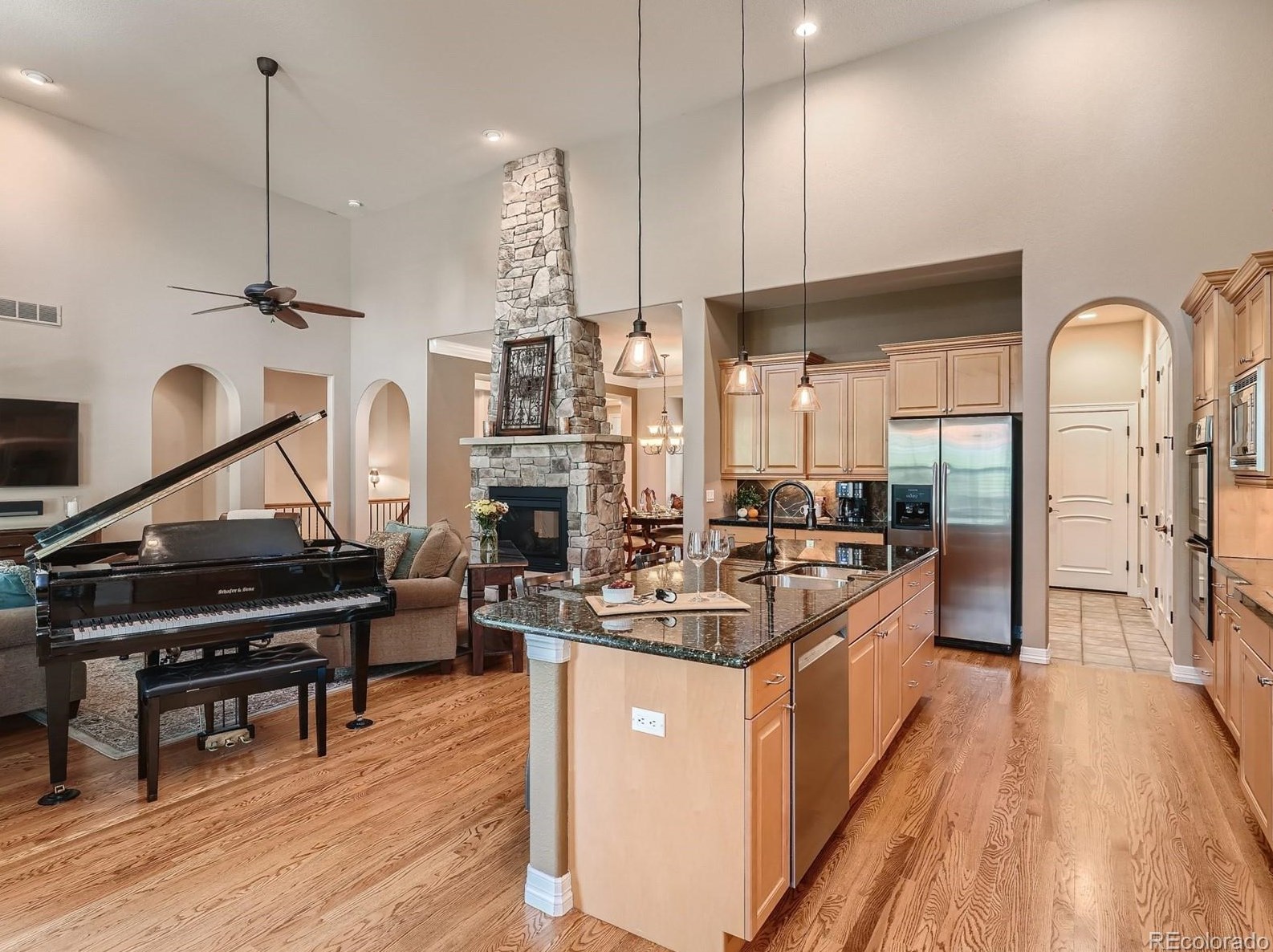 9670 Sunset Hill Dr, Littleton CO 80124-6719 exterior