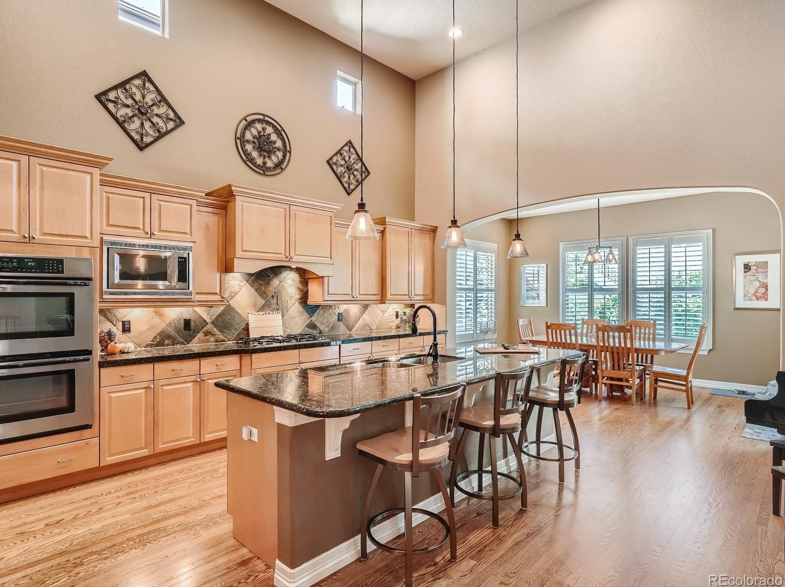 9670 Sunset Hill Dr, Littleton CO 80124-6719 exterior