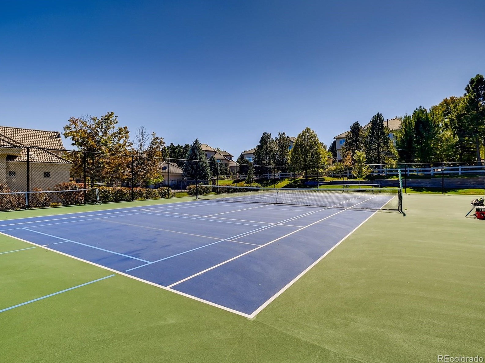 9670 Sunset Hill Dr, Littleton CO 80124-6719 exterior