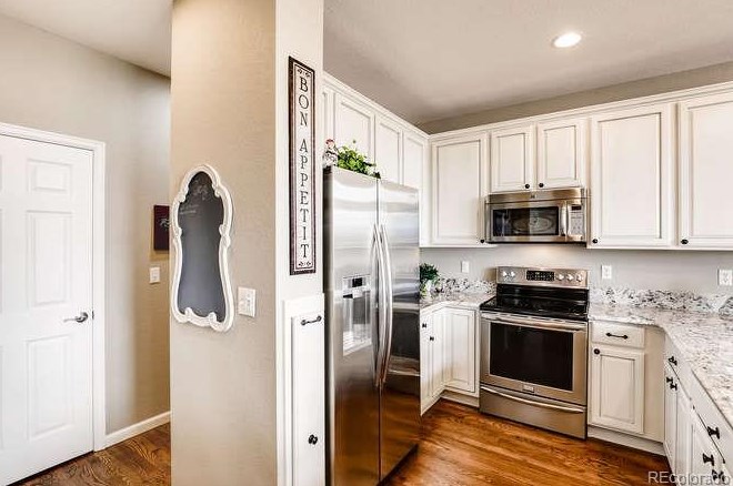 8439 Devinney Ct, Arvada CO  80005-5883 exterior