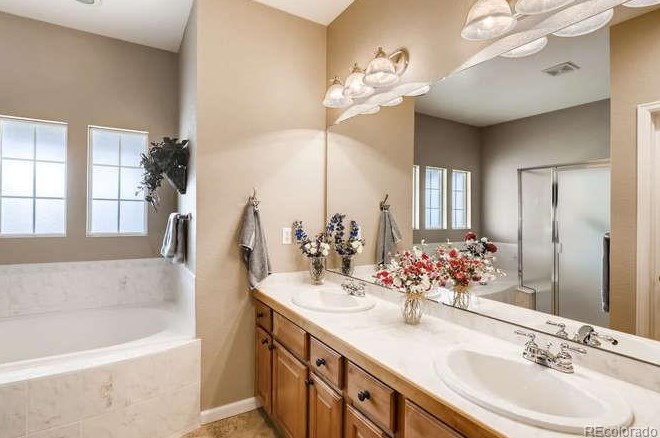 8439 Devinney Ct, Arvada CO  80005-5883 exterior