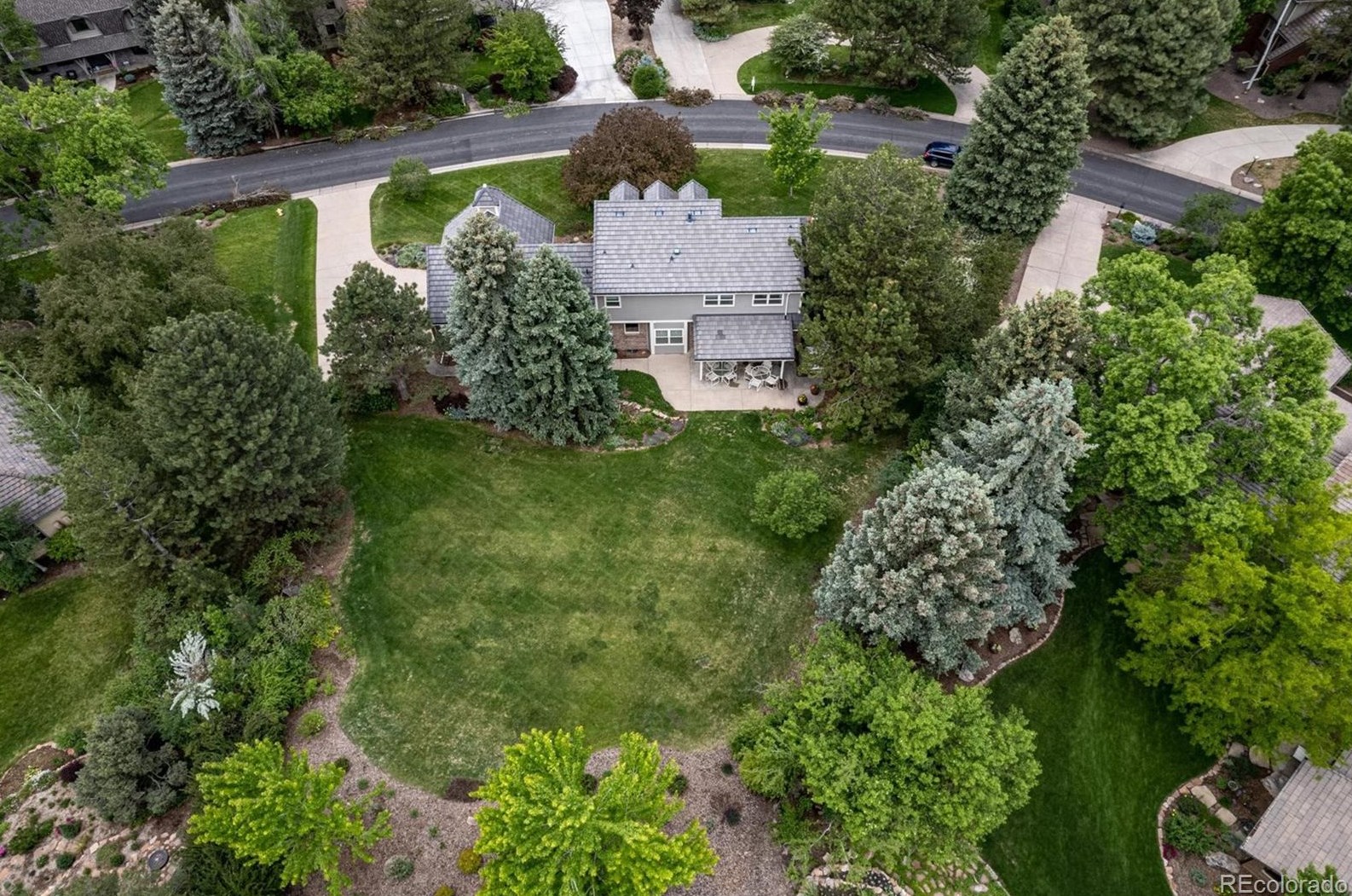 5698 Green Oaks Dr, Littleton CO 80121-1327 exterior