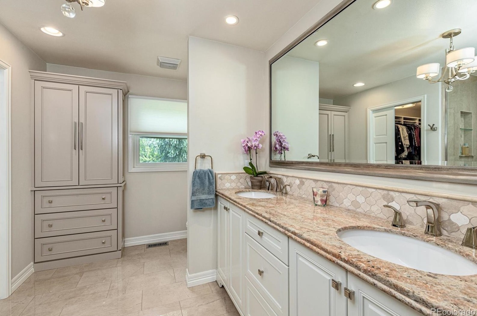 5698 Green Oaks Dr, Littleton CO 80121-1327 exterior