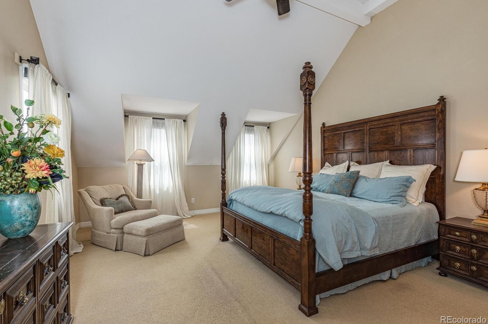 5698 Green Oaks Dr, Littleton CO 80121-1327 exterior