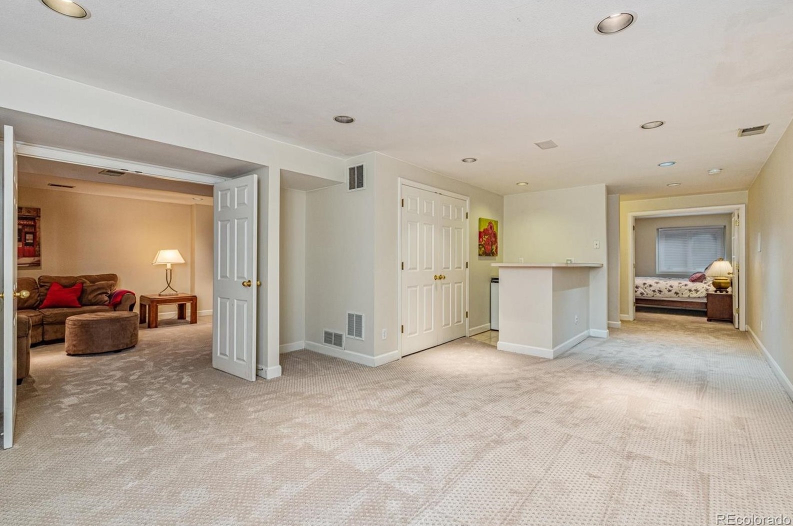 5698 Green Oaks Dr, Littleton CO 80121-1327 exterior