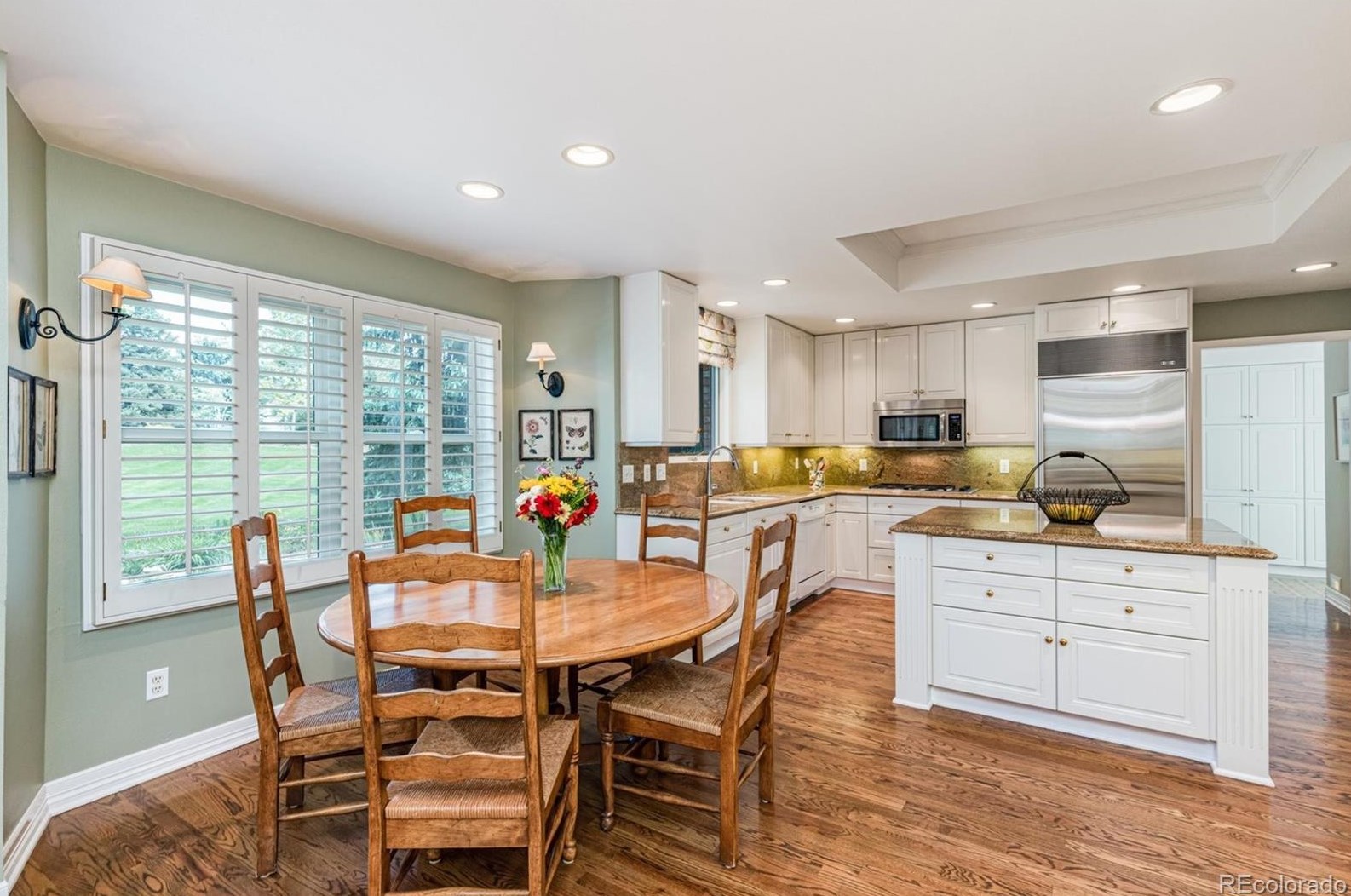 5698 Green Oaks Dr, Littleton CO 80121-1327 exterior