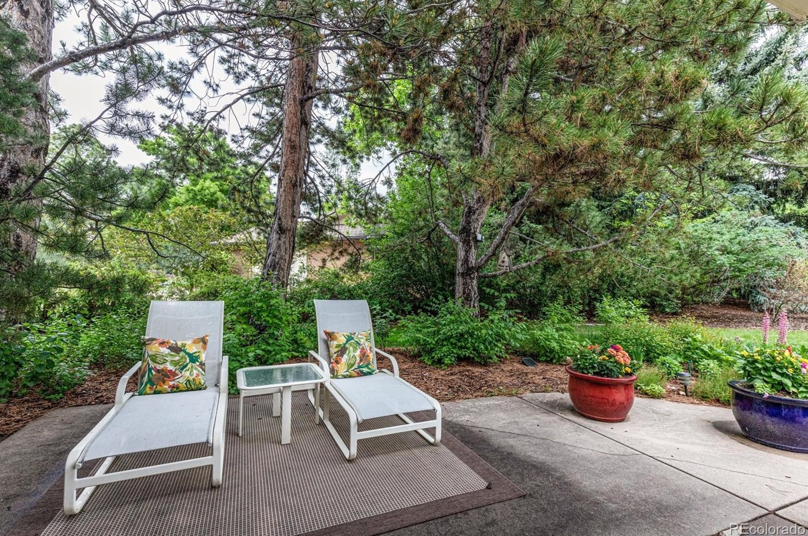 5698 Green Oaks Dr, Littleton CO 80121-1327 exterior