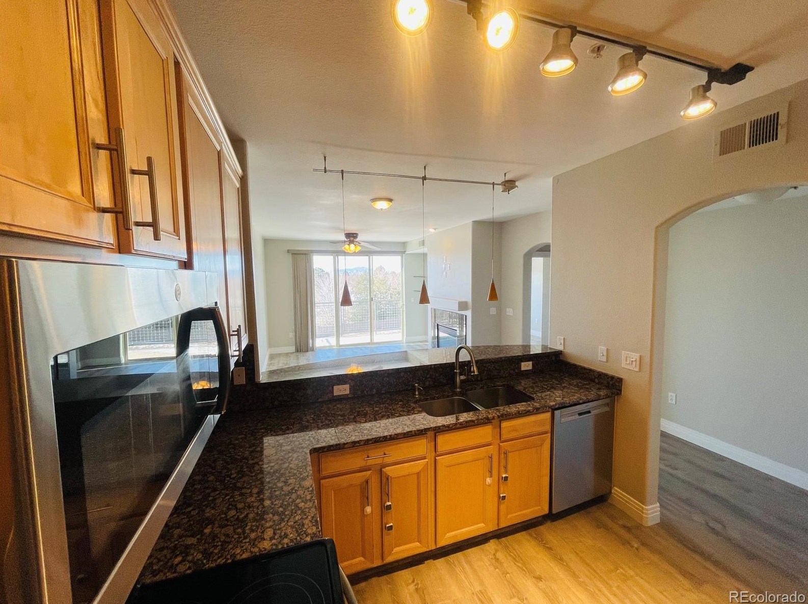 9039 E Panorama Cir #c-405, Englewood, CO 80112