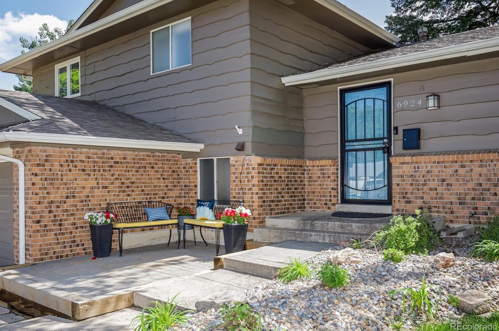 6924 Buffalo St, Littleton, CO 80120-3828