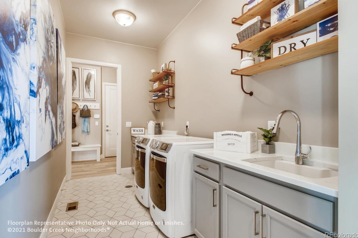 10232 Cooper Dr, Littleton CO 80127-4863 exterior