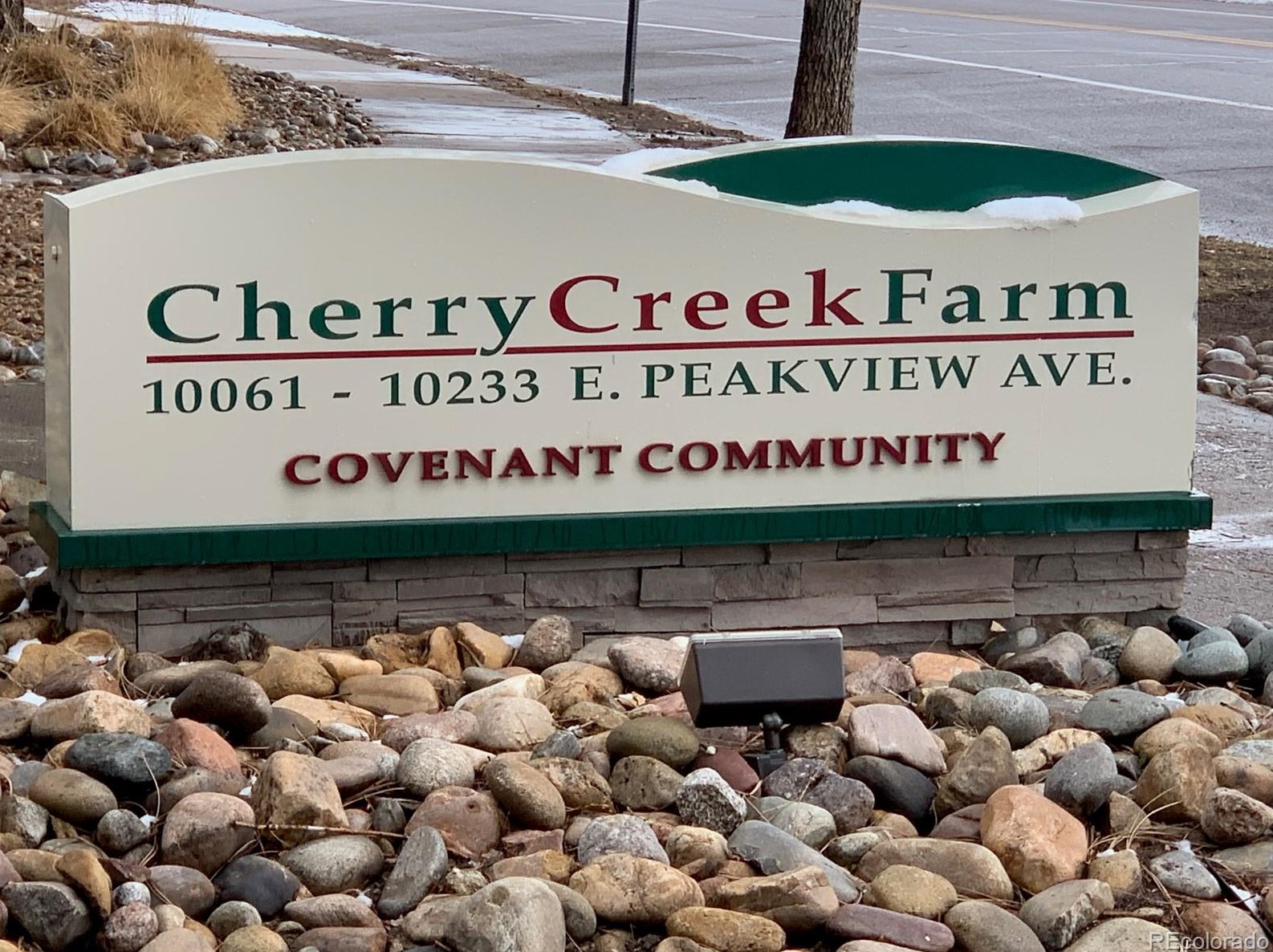 10221 E Peakview Ave, Englewood, CO 80111