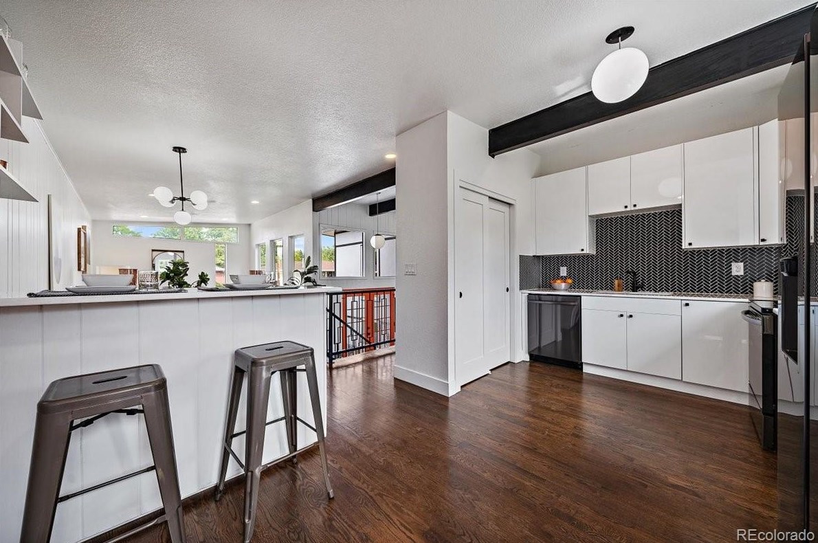 6060 Ames St, Arvada CO  80003-5214 exterior