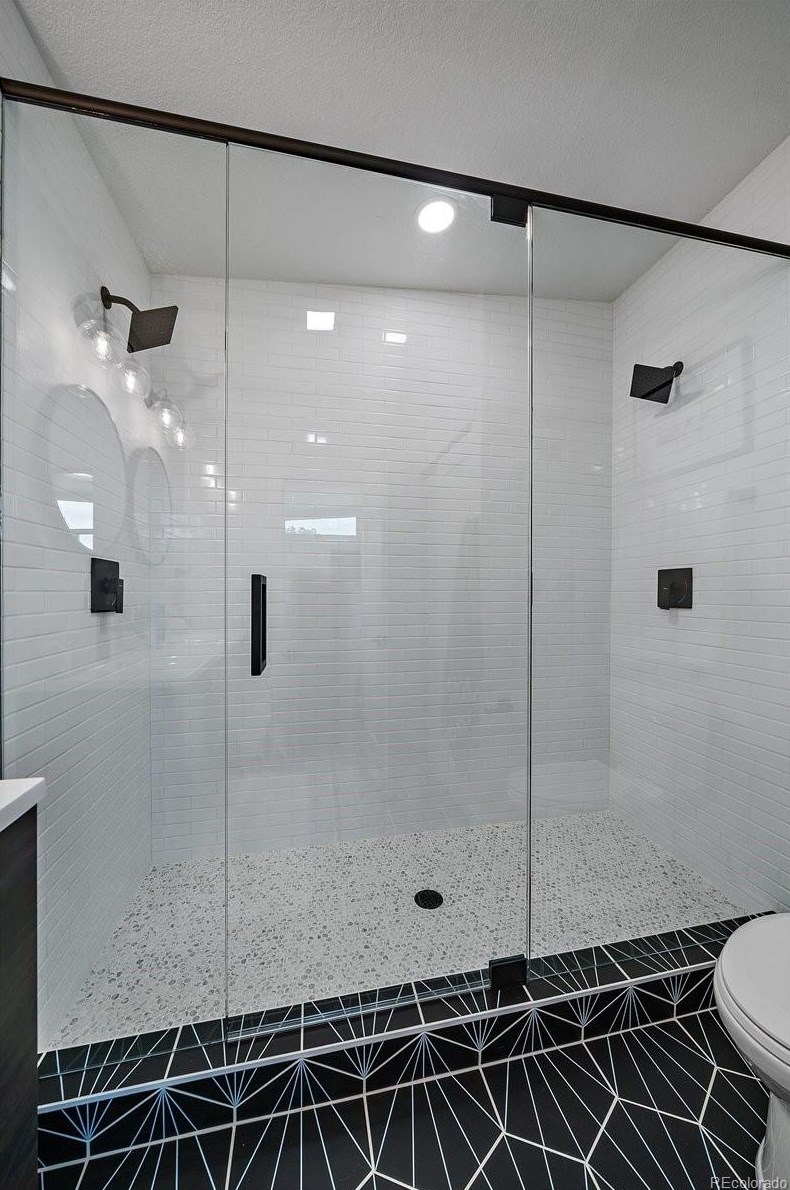 6060 Ames St, Arvada CO  80003-5214 exterior