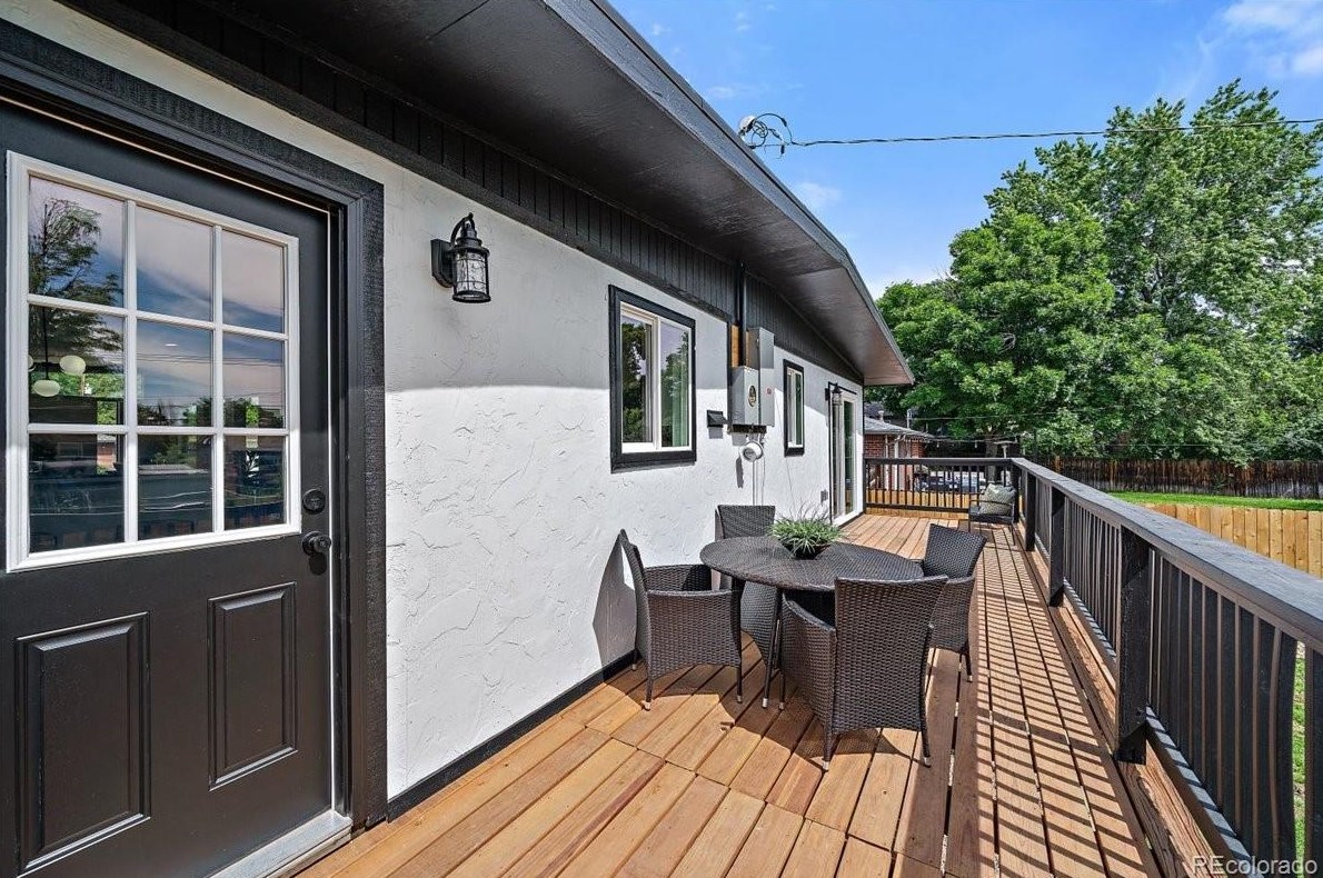 6060 Ames St, Arvada CO  80003-5214 exterior