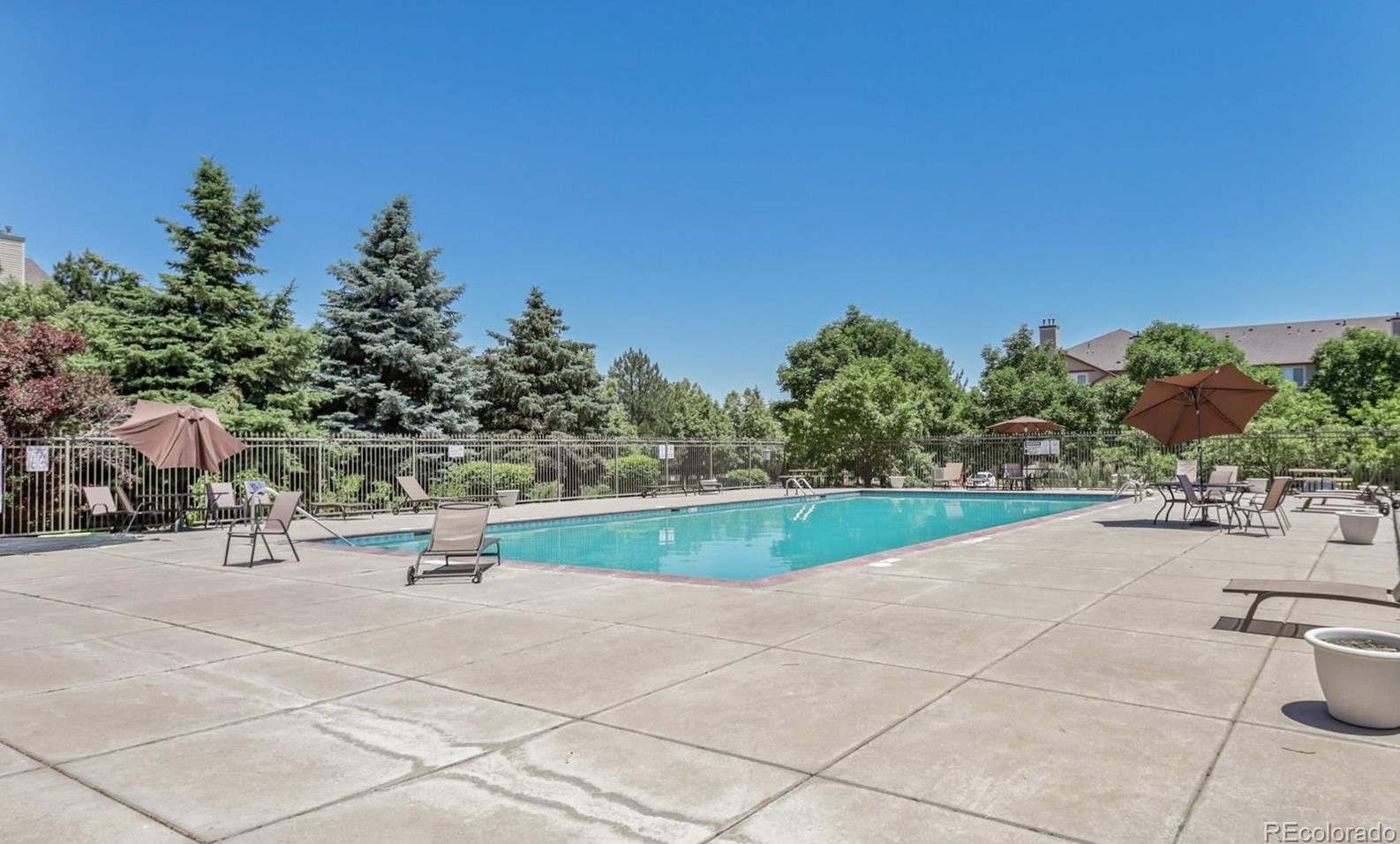 9568 San Juan Cir, Littleton CO  80128-6721 exterior