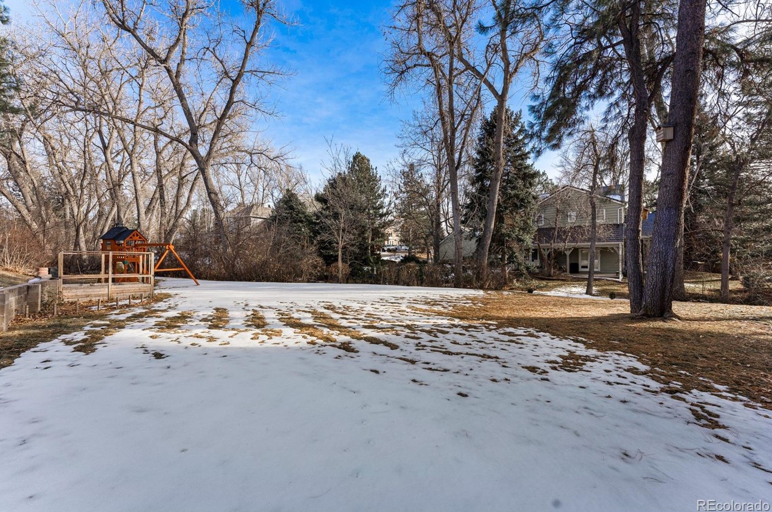 1498 Green Oaks Dr, Littleton CO 80121-1327 exterior