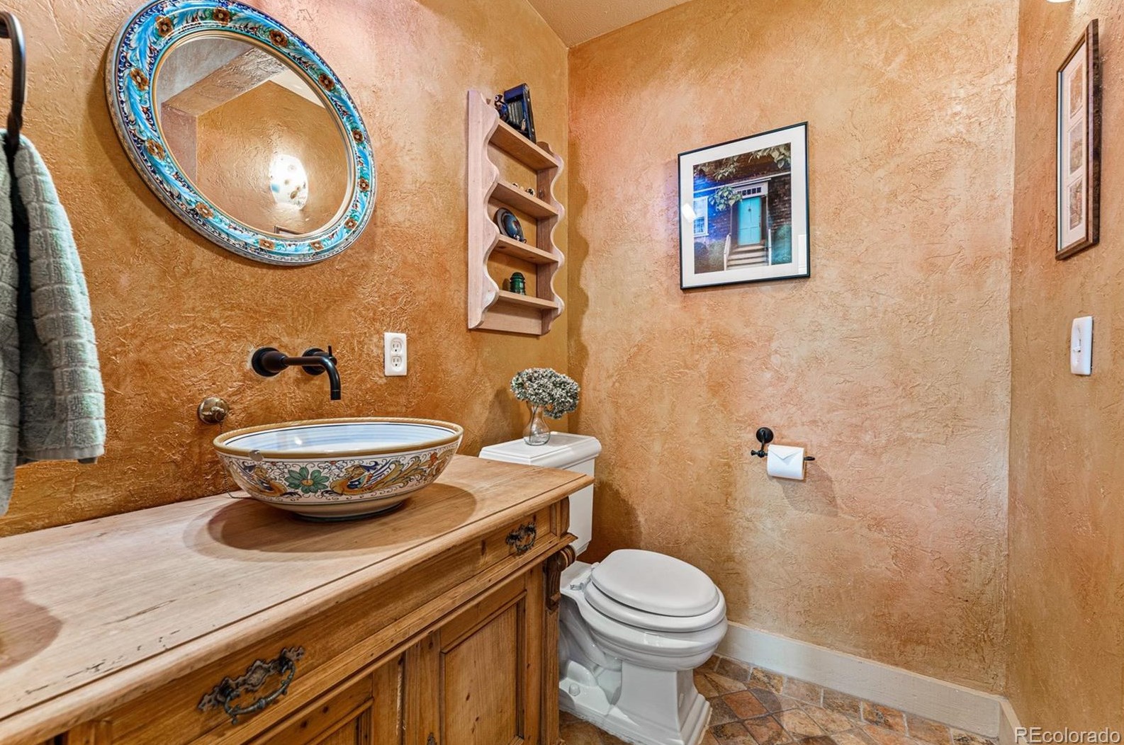 1498 Green Oaks Dr, Littleton CO 80121-1327 exterior