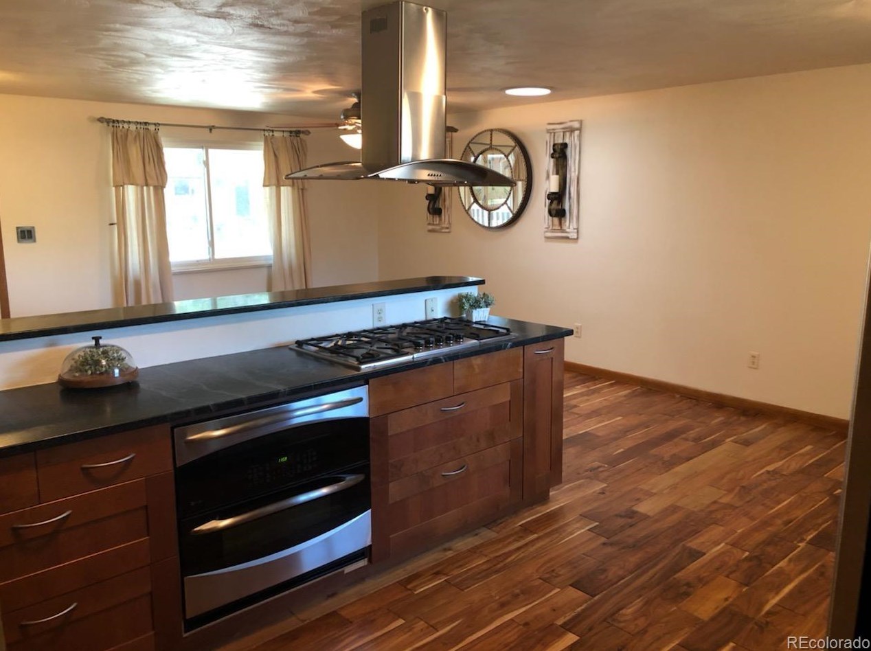 818 Busch St, Longmont, CO 80501-6309