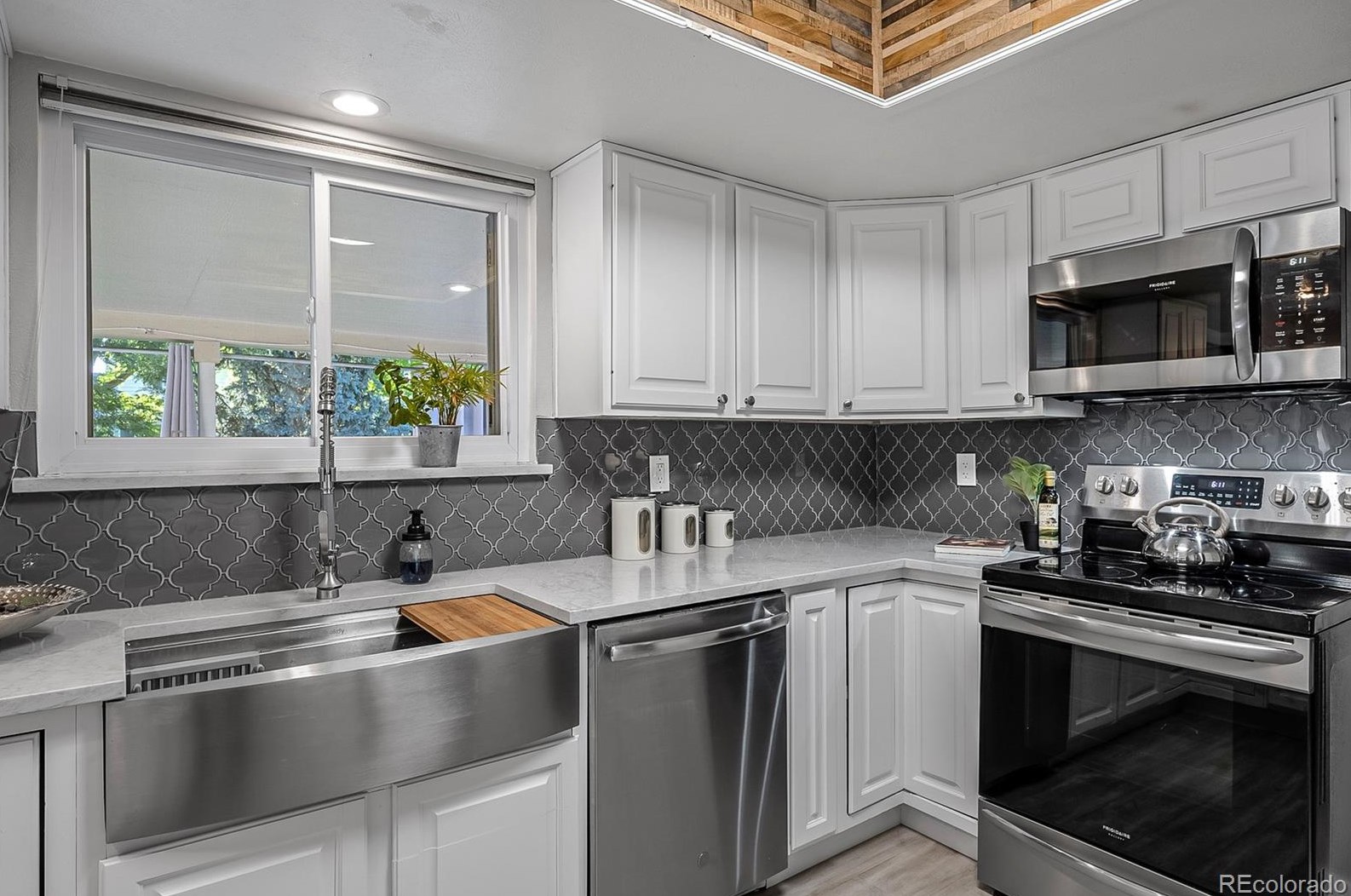 8137 Downing St, Littleton CO  80122-8306 exterior