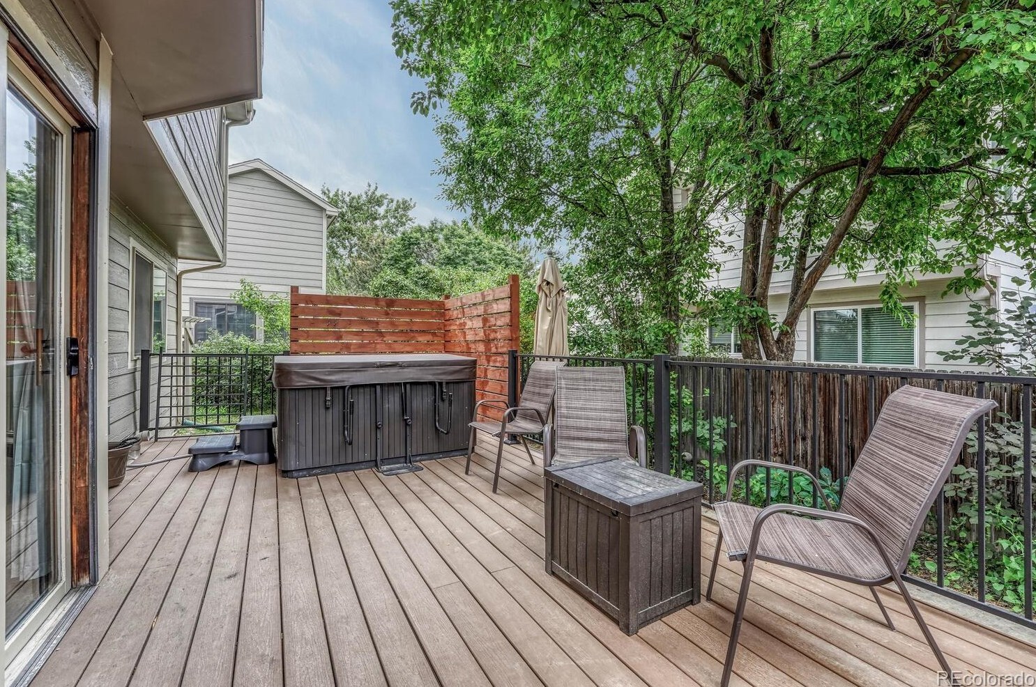 6832 Swadley Ct, Arvada CO  80004-2562 exterior