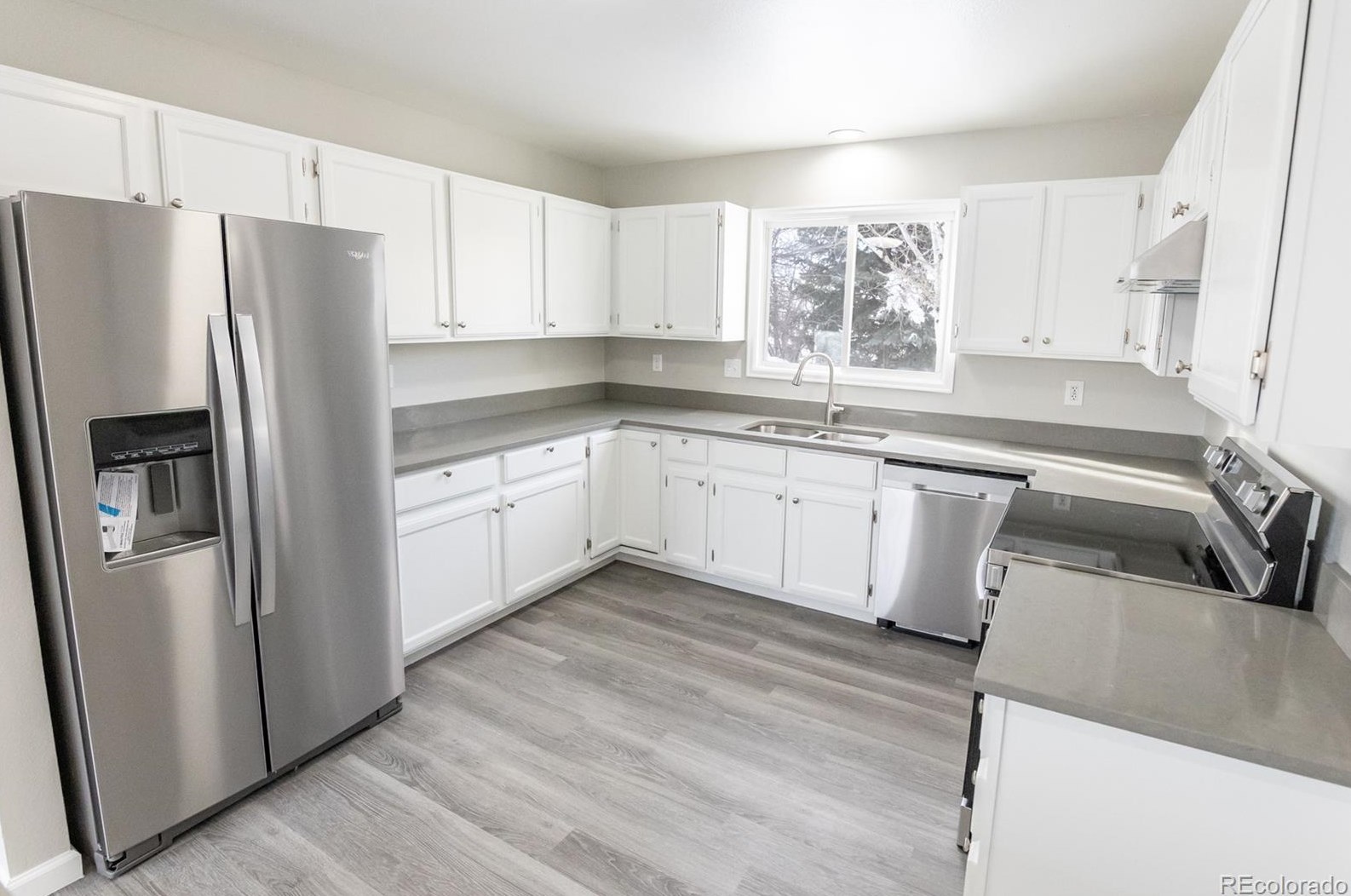 518 Redwood Cir, Longmont, CO 80513-1408