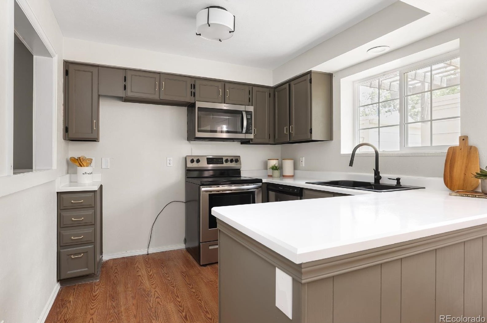 7544 Cove Cir, Littleton CO 80122-3360 exterior