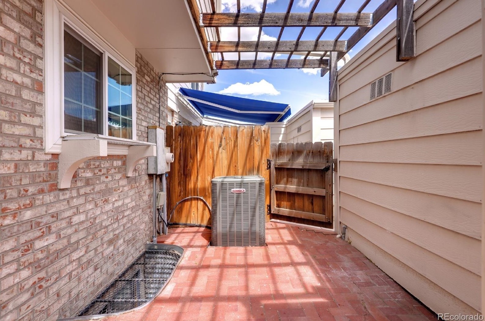 7544 Cove Cir, Littleton CO 80122-3360 exterior